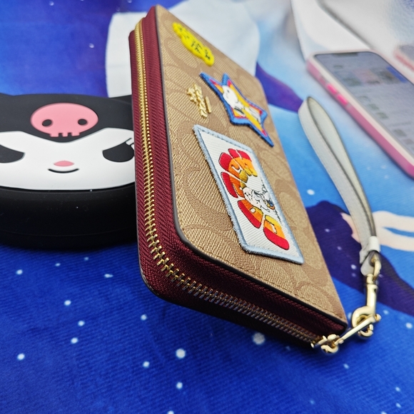 Coach Wallet - Picture 8 of 9